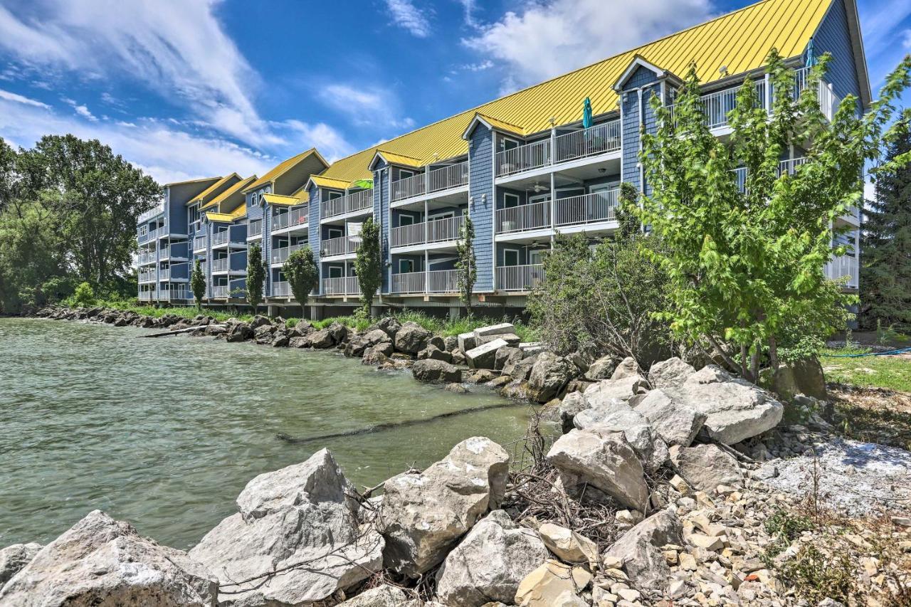 Waterfront Bass Island Retreat With Balcony And Tv Leilighet Put-in-Bay Eksteriør bilde
