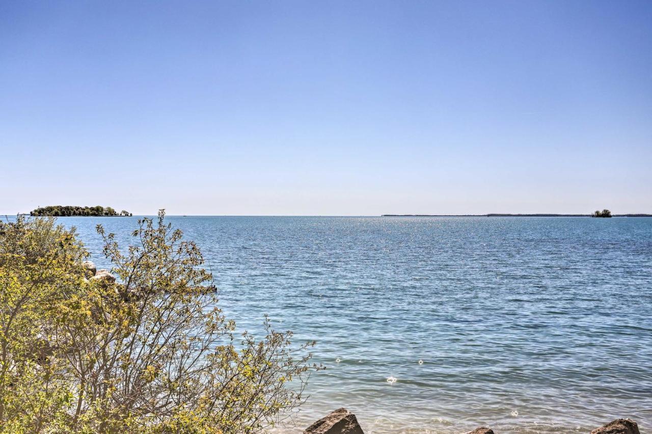 Waterfront Bass Island Retreat With Balcony And Tv Leilighet Put-in-Bay Eksteriør bilde