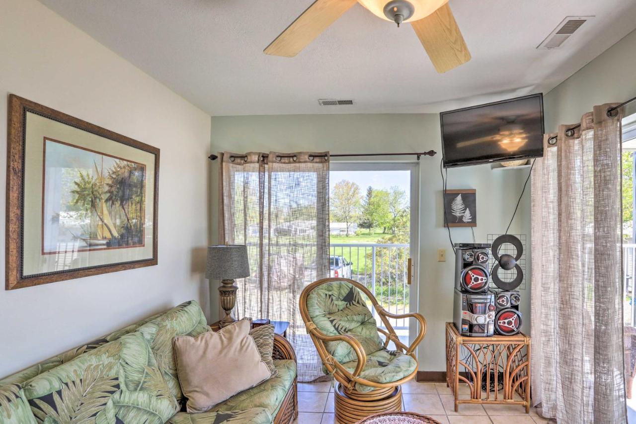 Waterfront Bass Island Retreat With Balcony And Tv Leilighet Put-in-Bay Eksteriør bilde
