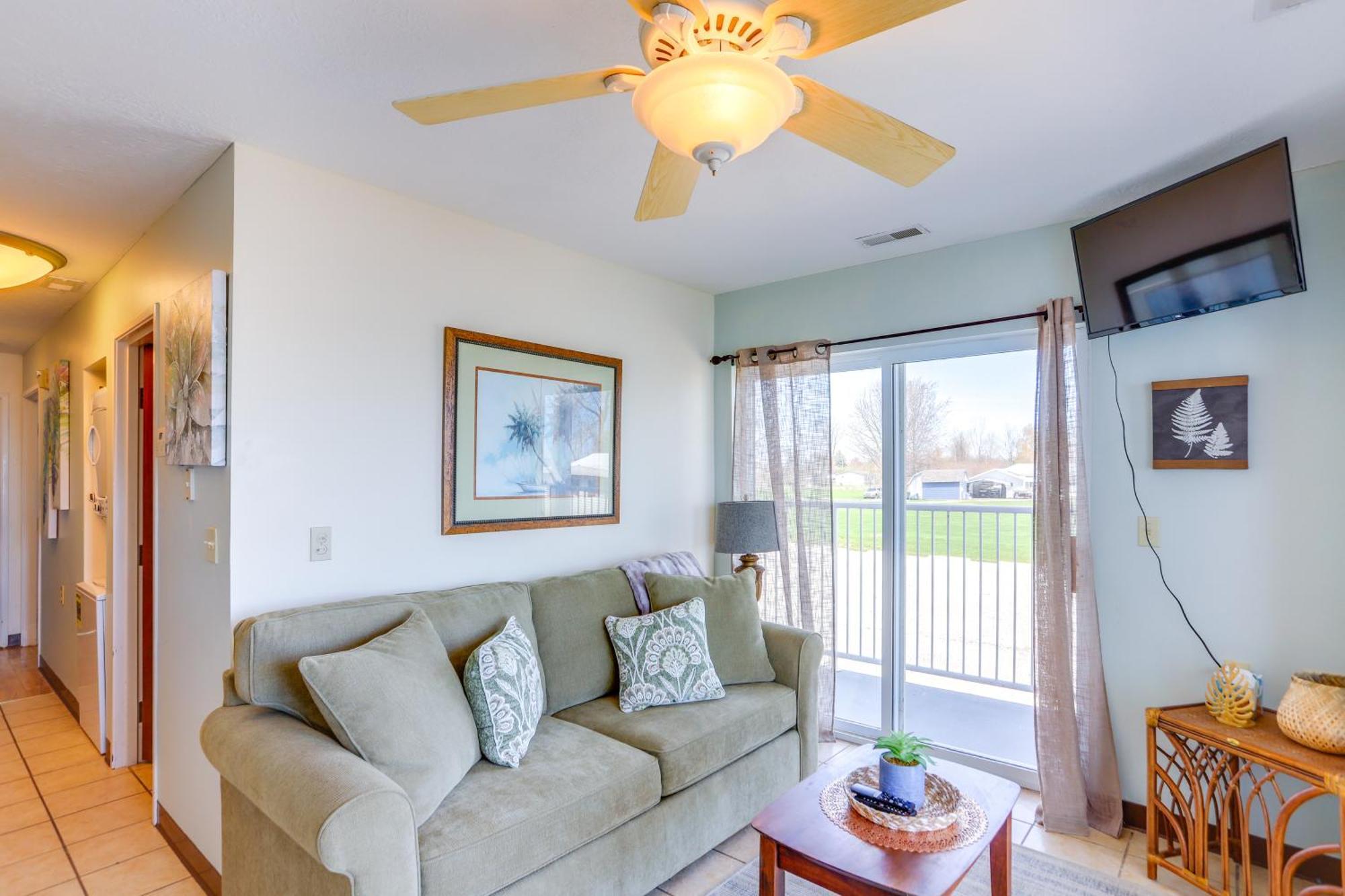Waterfront Bass Island Retreat With Balcony And Tv Leilighet Put-in-Bay Eksteriør bilde